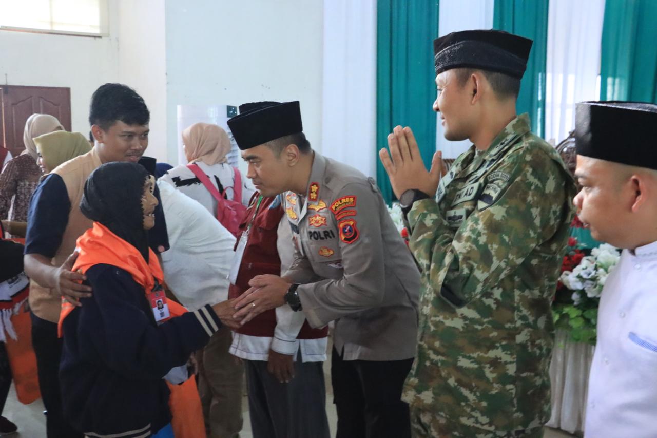 Labuhanbatu Lepas 218 Calon Jemaah Haji, Kapolres Pastikan Pengamanan Ketat