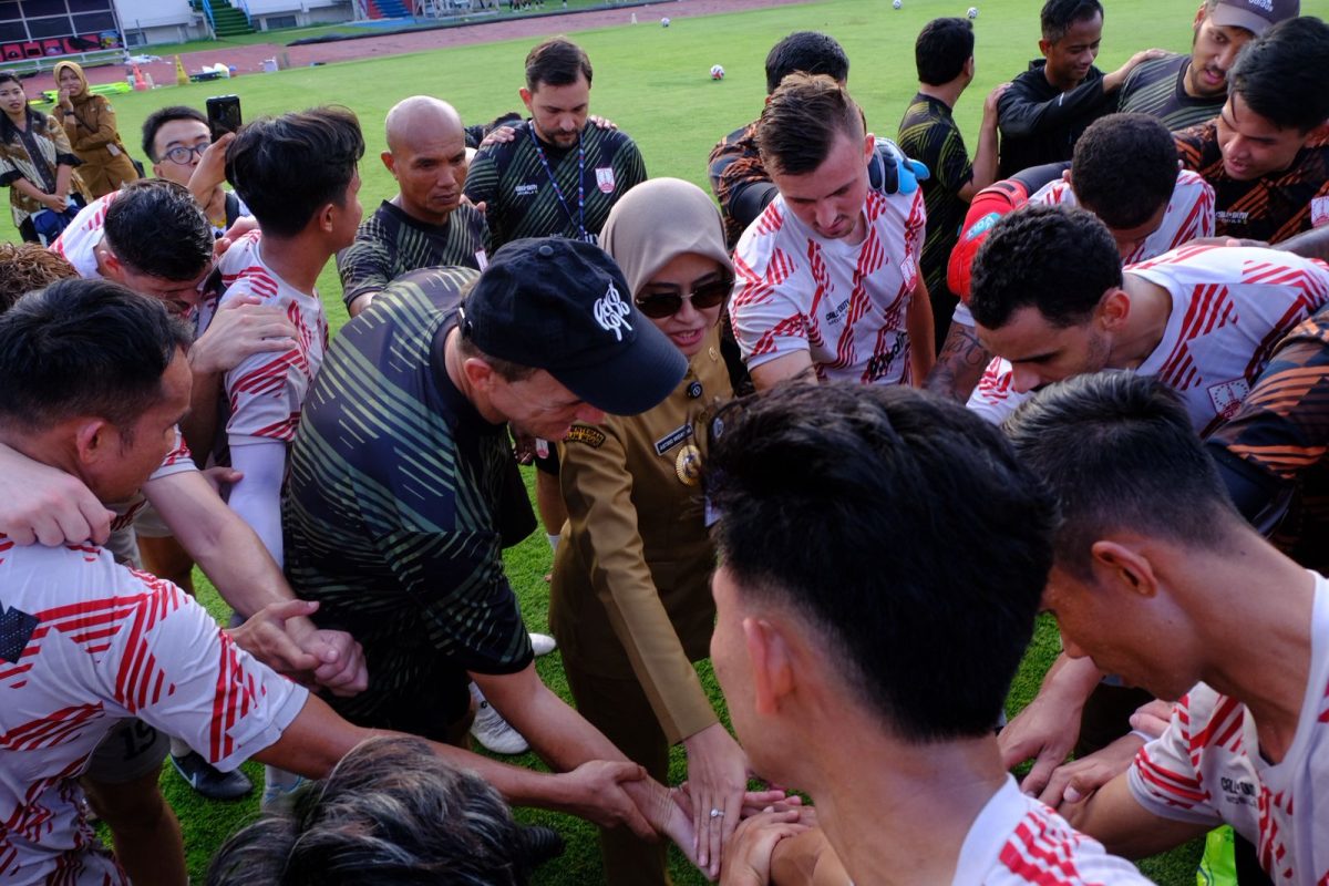 Wawali Solo Astrid Widayani Kawal Perjuangan Persis Solo Lolos Degradasi