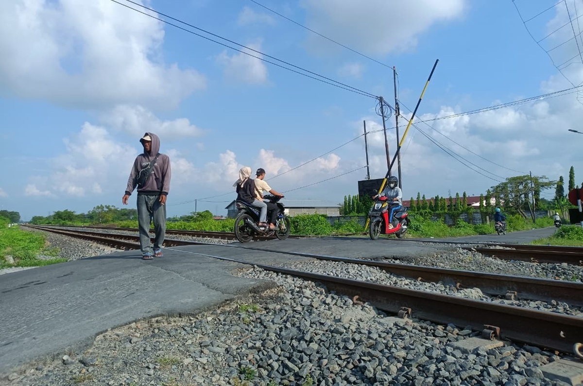 Daop 3 Cirebon Petakan 49 Perlintasan Kereta Api Tanpa Palang Pintu