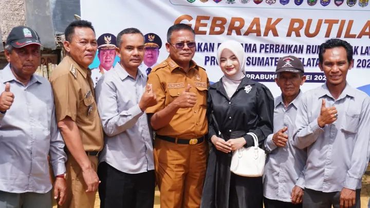 Wali Kota Arlan Bedah 100 Rumah Warga Prabumulih Lewat Gebrak Rutilahu