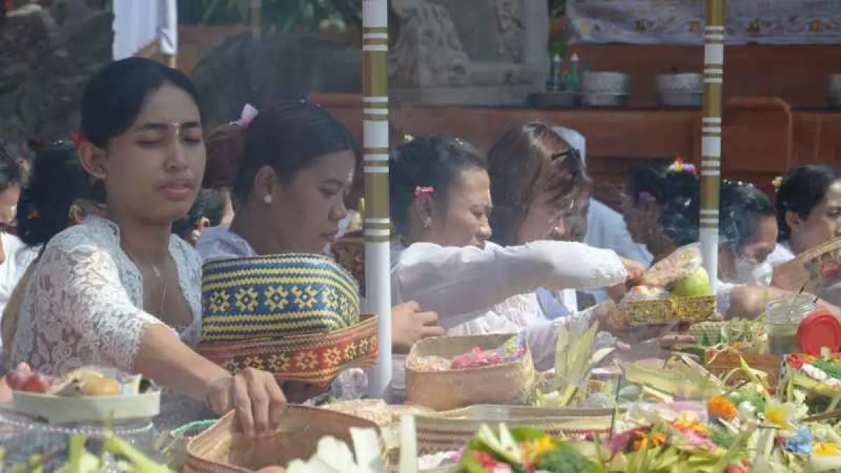 Jadwal Lengkap Rerainan dan Hari Baik di Bali Sepanjang Mei 2026