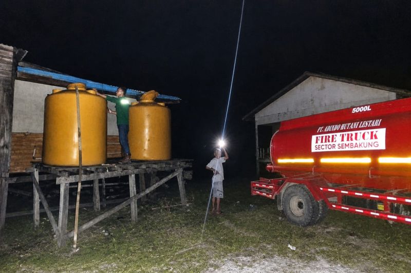 Warga Desa Tujung Nunukan Terima Pasokan Air Bersih dari PT AHL