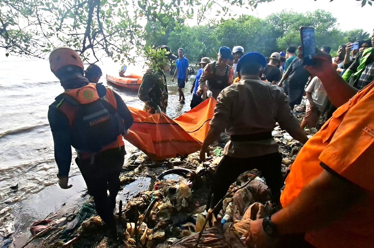 Bocah Hanyut di Sungai Kriyan Cirebon Ditemukan Meninggal Dunia di Pantai