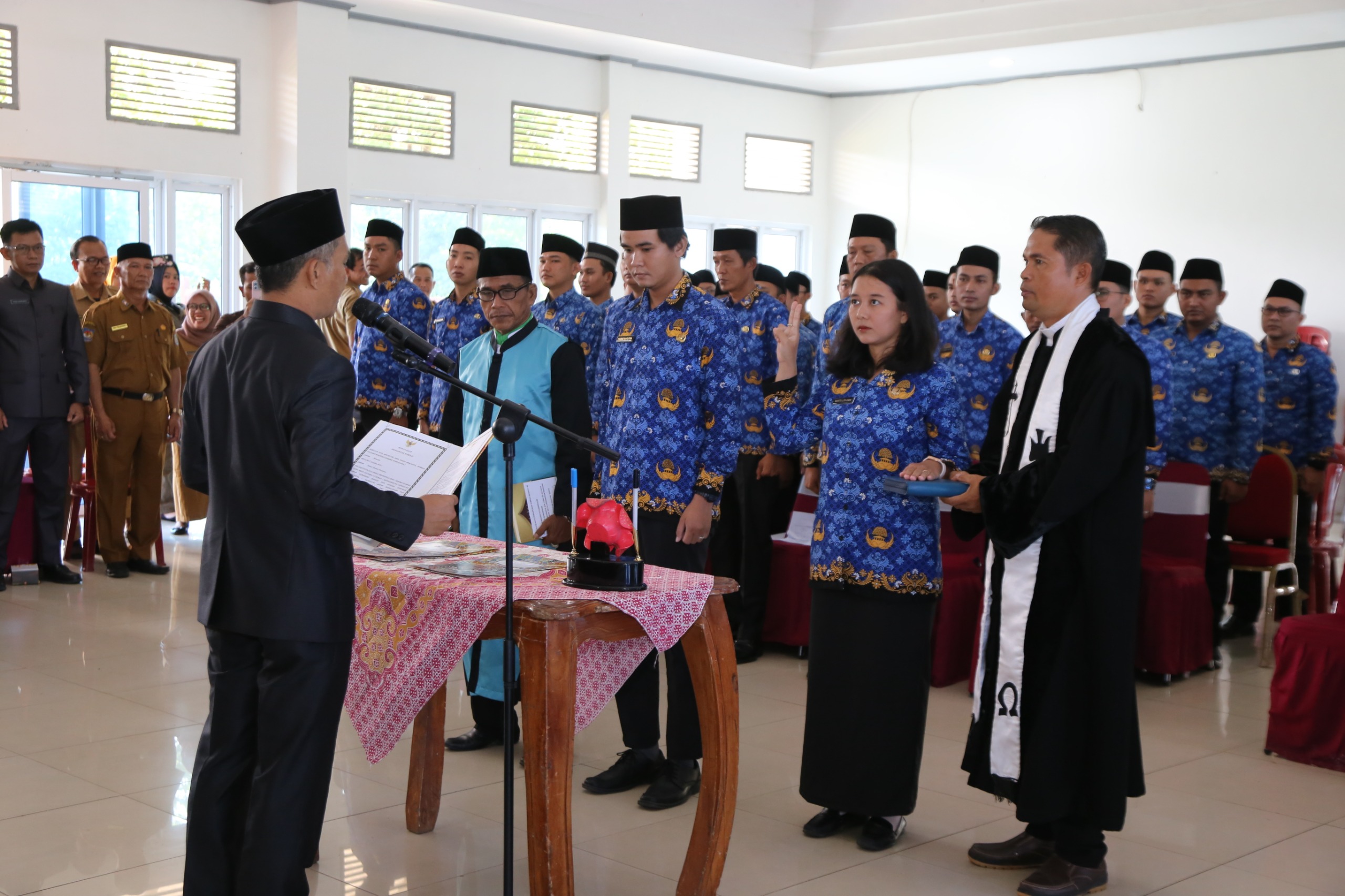 84 PNS Kaur Resmi Dilantik, Wabup Abdul Hamid Tekankan Birokrasi Humanis