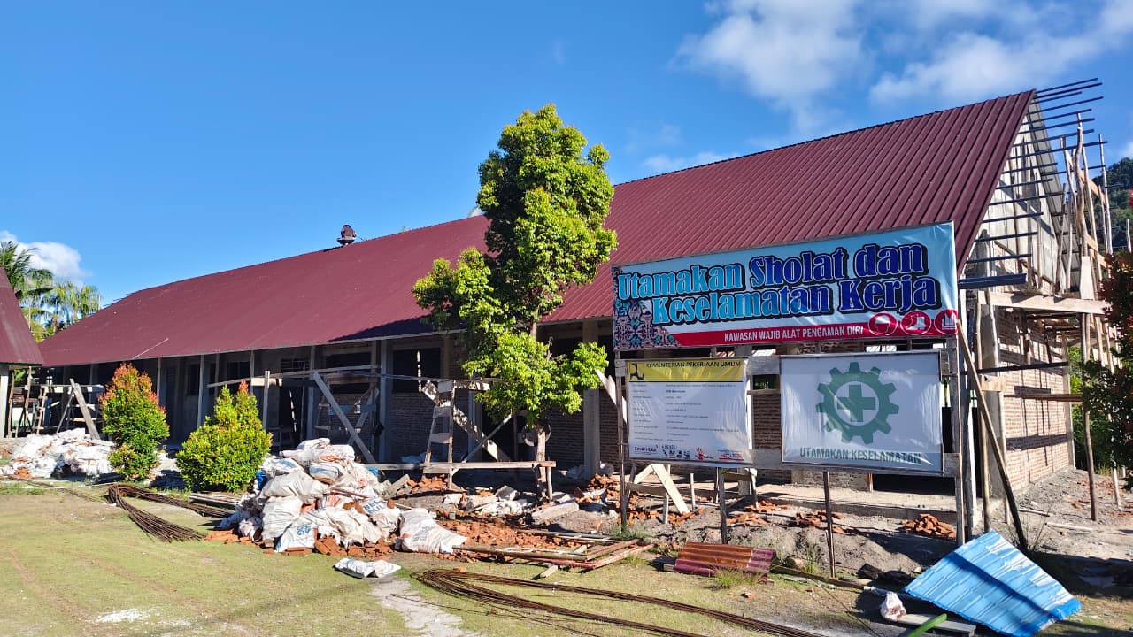 Gedung MTsS Ibnu Hajar Natuna Dikebut Rampung Sebelum Tahun Ajaran Baru