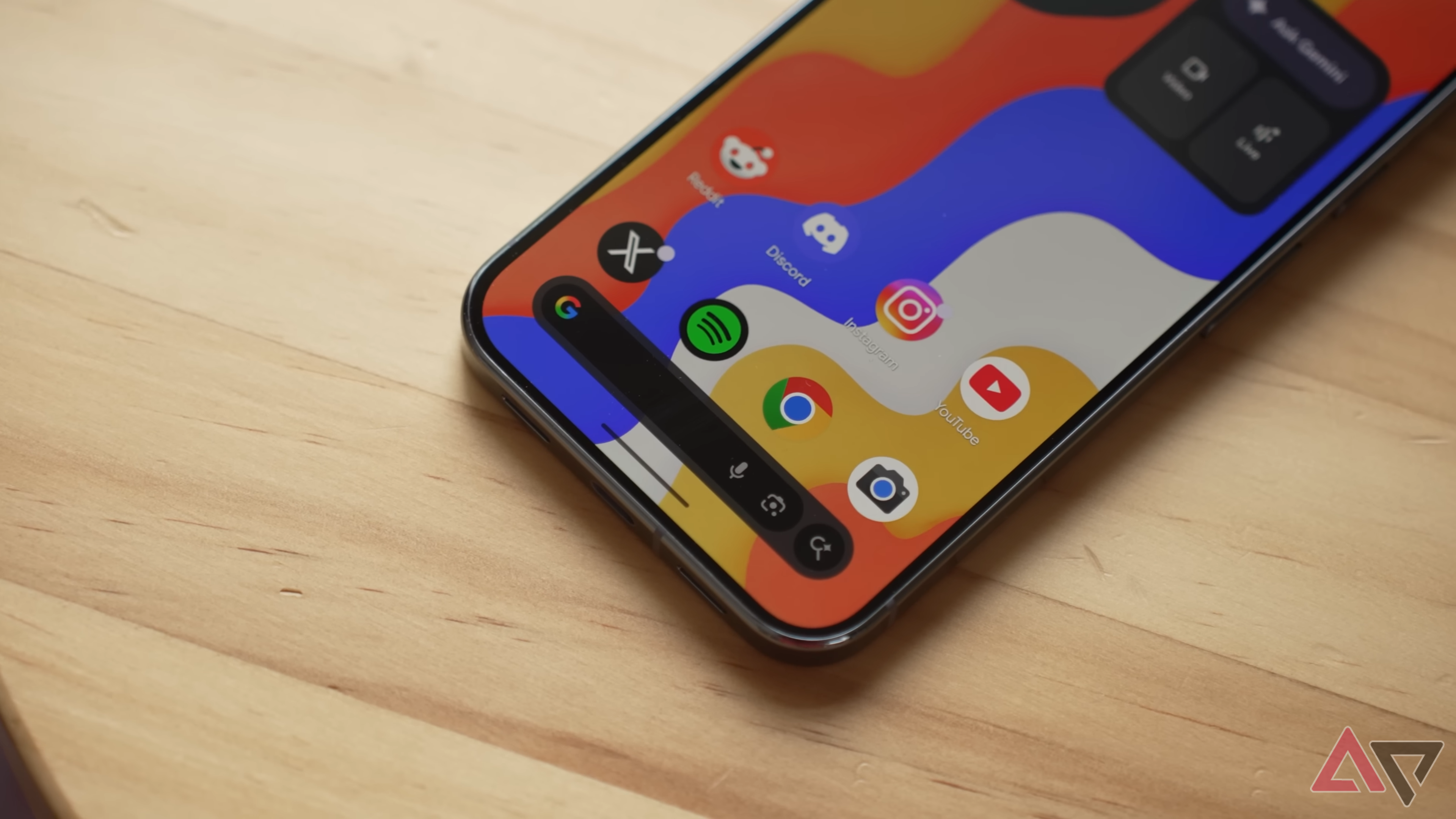 Google Rilis Update Pixel Perbaiki Masalah Wireless Charging dan Bug Kamera