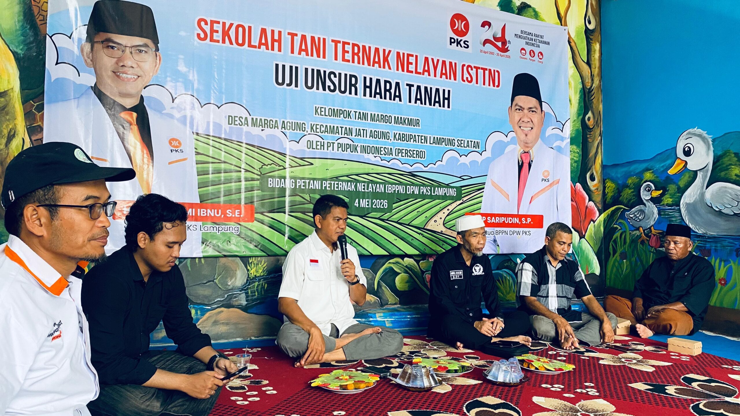 Petani Jati Agung Lampung Selatan Temukan Solusi Lahan Asam Lewat Uji Tanah