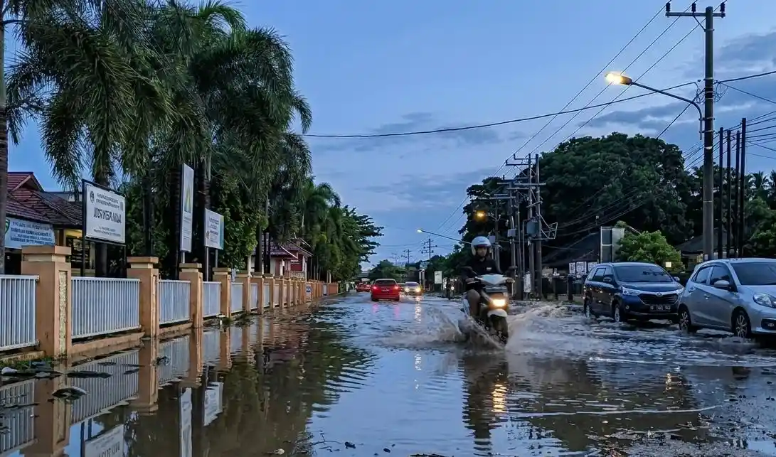 Dinas PUPR Mataram Dilema Lebarkan Drainase di Pemukiman Padat Taman Sari