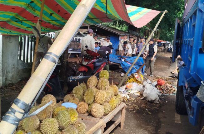Tiga OPD Pagaralam Tertibkan Lapak Liar di Jalan Mayor Ruslan