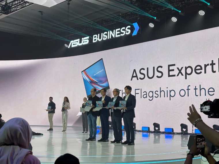 ASUS ExpertBook Ultra Debutkan Laptop 50W Tanpa Kompromi untuk Profesional