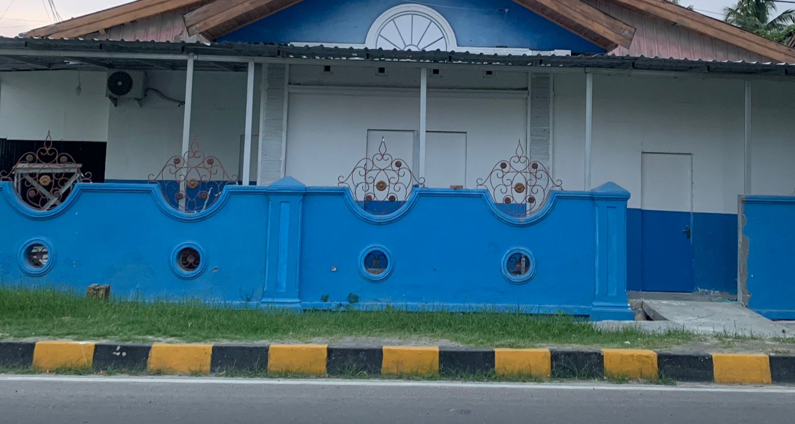 SPPG Lembang Majene Pastikan Relawan Makan Bergizi Warga Lokal