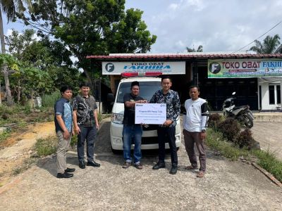 BRI Kotapinang Serahkan Ambulans Kesehatan untuk Masyarakat Labusel