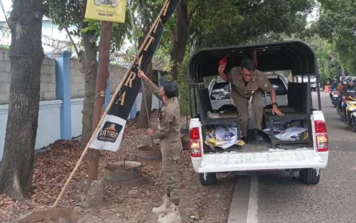 Pemkot Tangerang Tertibkan Spanduk Liar dan Sampah Jatiuwung