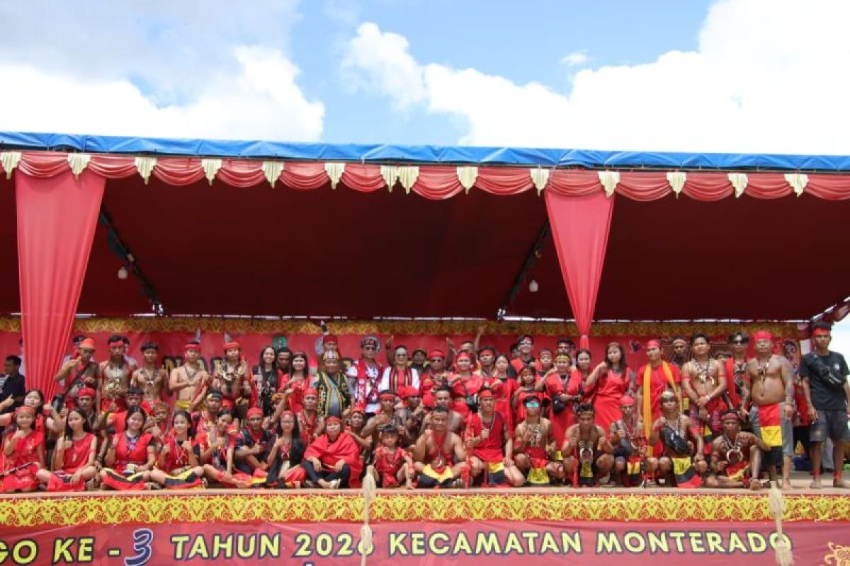 Bupati Bengkayang Perkuat Budaya Dayak Lewat Gawai Naik Dango