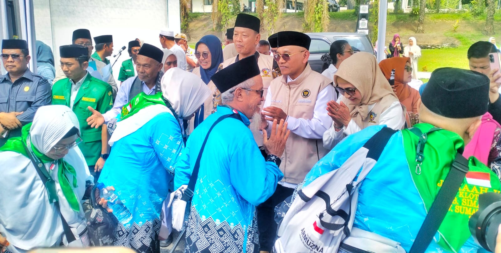 Bupati Anton Saragih Lepas 90 Jamaah Haji Simalungun Kloter 14