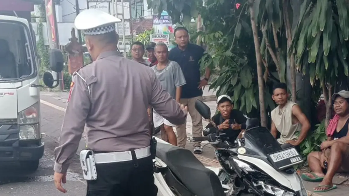 Tabrakan Empat Kendaraan di Denpasar Timur, Pengendara Motor Kritis