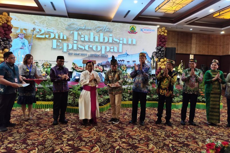 Gubernur Kalteng Agustiar Sabran Hadiri Pesta Perak Uskup Palangka Raya