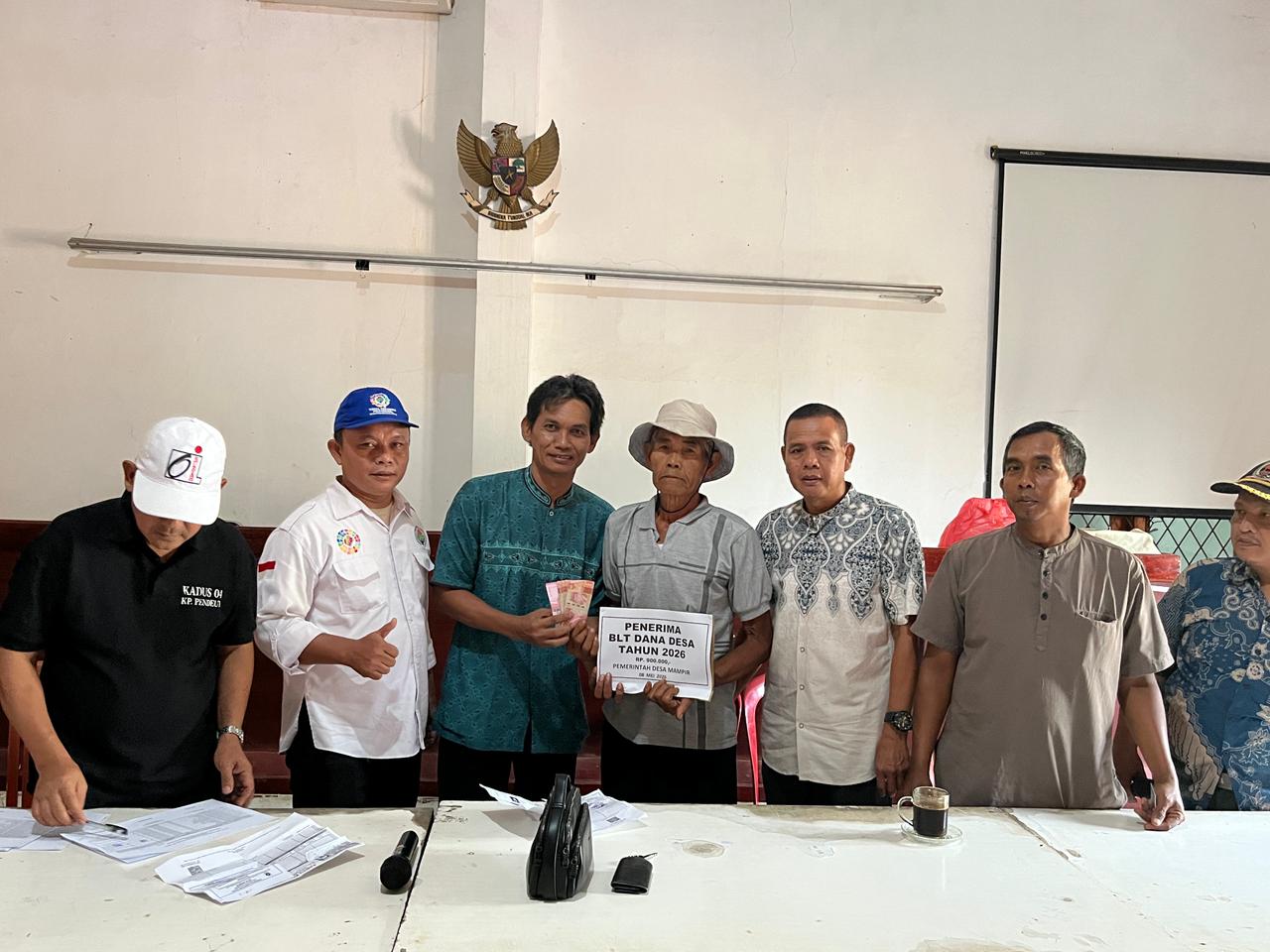 Pemdes Mampir Bogor Salurkan BLT Dana Desa Rp900 Ribu ke 60 Warga