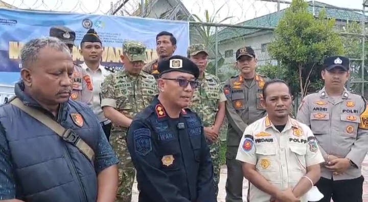 Razia Gabungan di Lapas Tanjab Barat Amankan 4 Unit Handphone Ilegal
