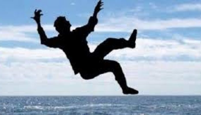Nelayan Luwu Selamat Berkat Jirigen Setelah Terjatuh di Laut Ponrang