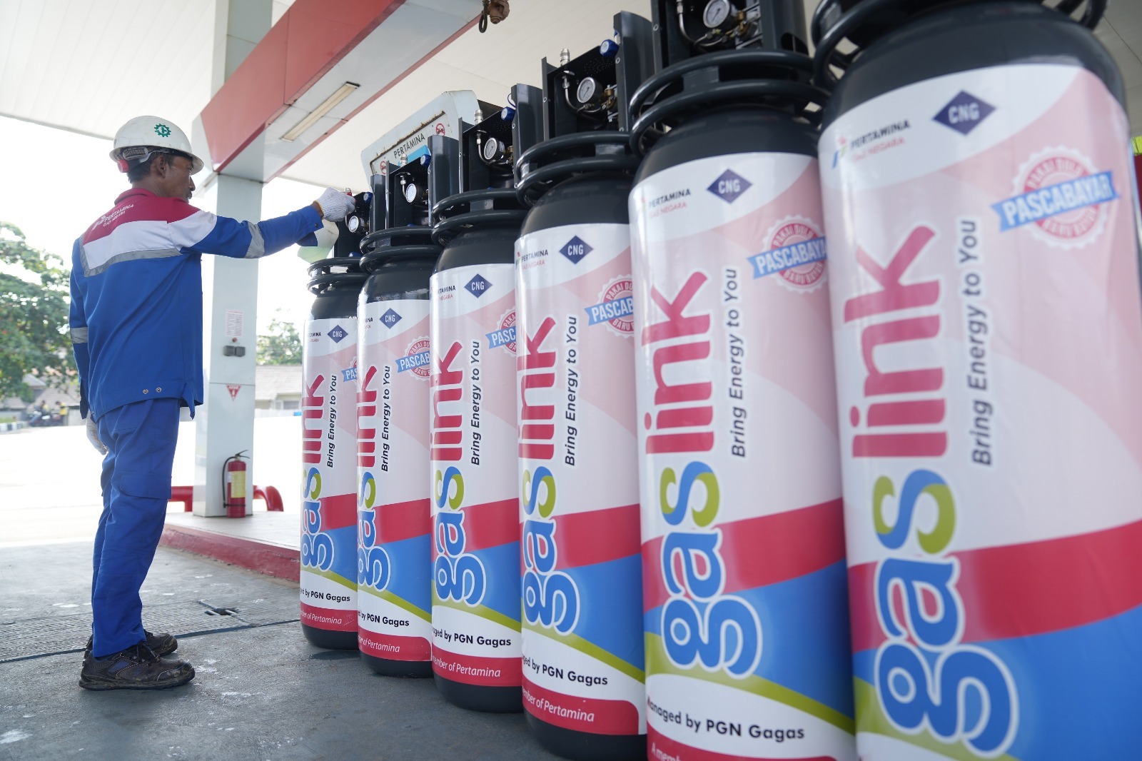 Menteri ESDM Bahlil Uji Coba CNG 3 Kg, Target Tuntas 3 Bulan