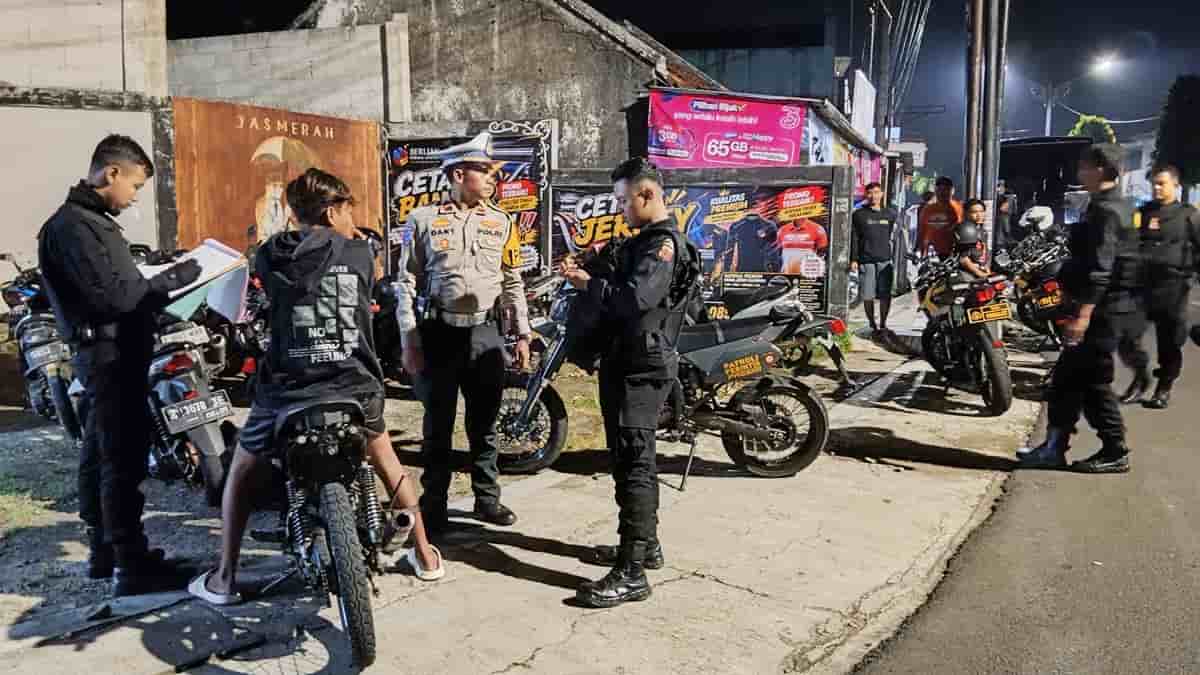 Polres Banjar Sita 12 Motor Knalpot Brong di Pertigaan RCA