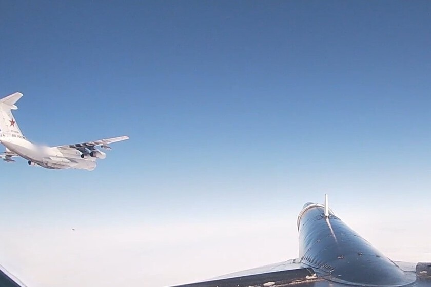 Rusia Kerahkan Bomber Tu-95MS Bawa Rudal Kh-101 Lintasi Lingkaran Arktik