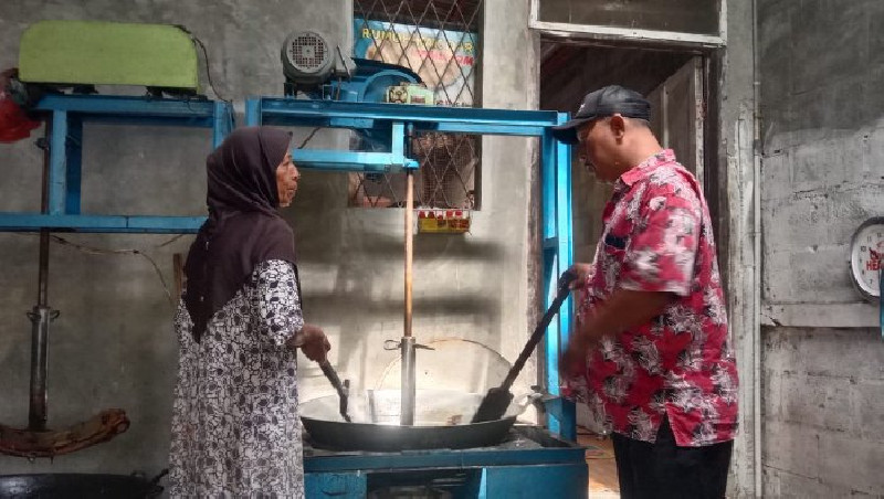 Perajin Dodol di Aceh Besar Berjuang Hadapi Kenaikan Harga Bahan Baku