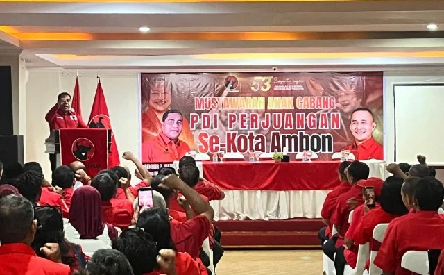 Benhur Watubun Minta Kader PDIP Ambon Hindari Konflik Internal Partai