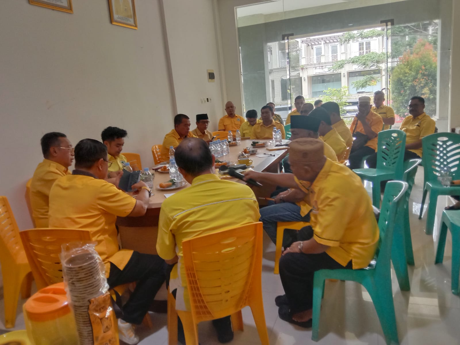 H. Asikin Instruksikan Kader Golkar Muaro Jambi Aktif Turun ke Warga