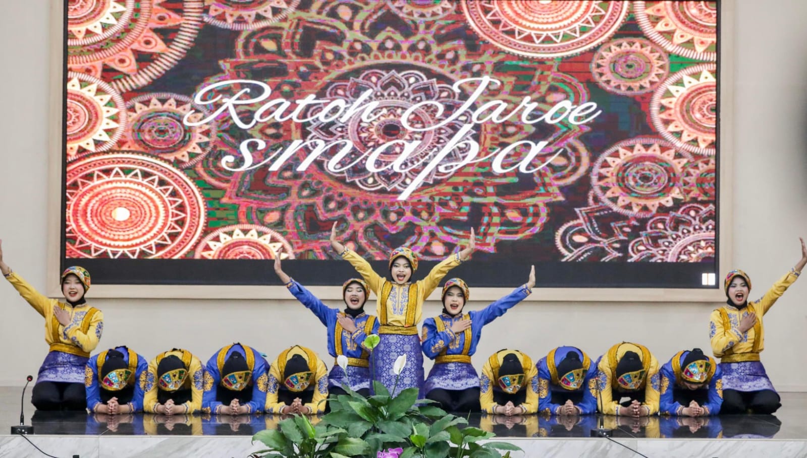 Wagub Taj Yasin Puji SMAN 4 Semarang Juara Tari di Thailand