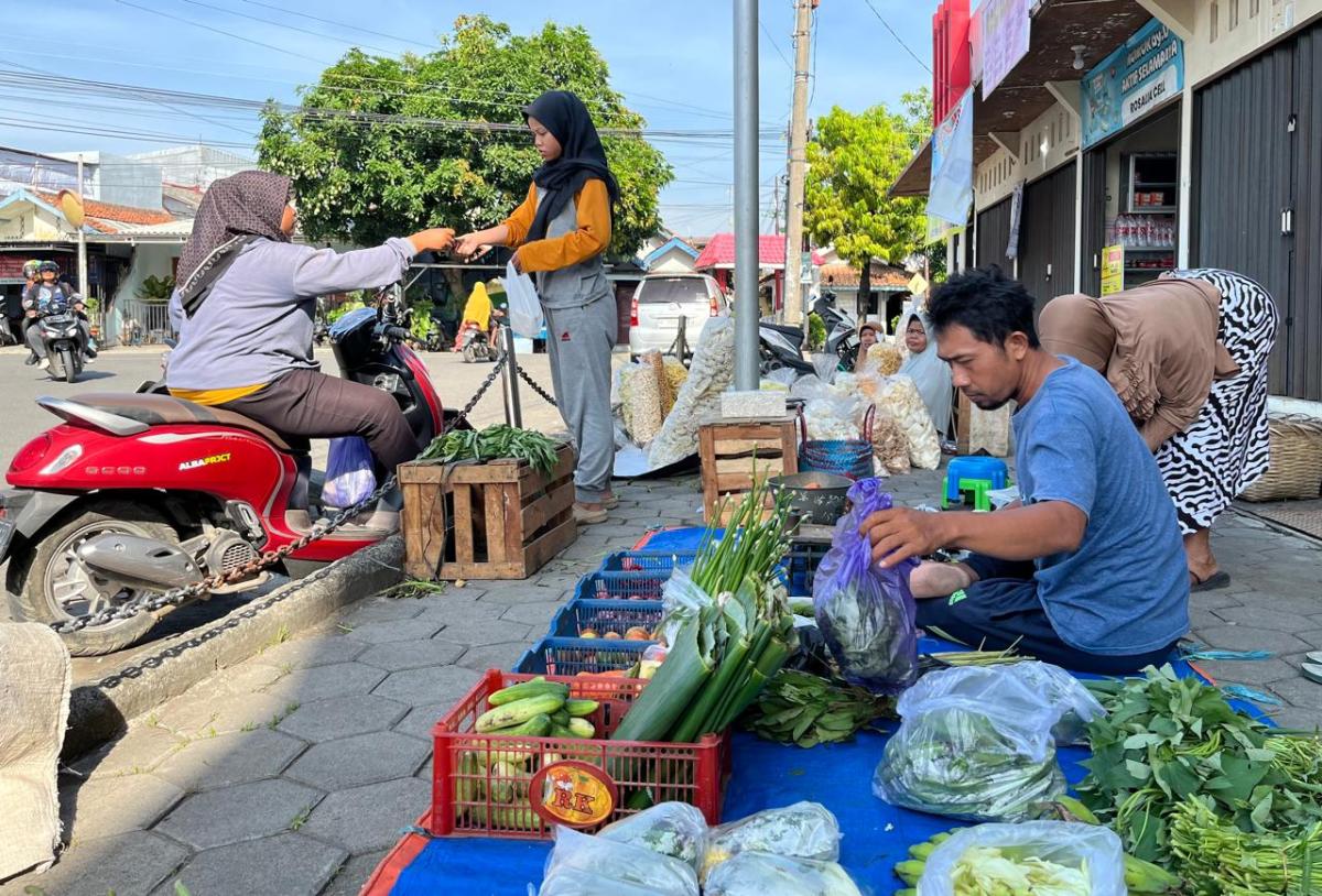 Omzet Pedagang Pasar Cinde Tegal Melonjak 70 Persen di Luar Pasar