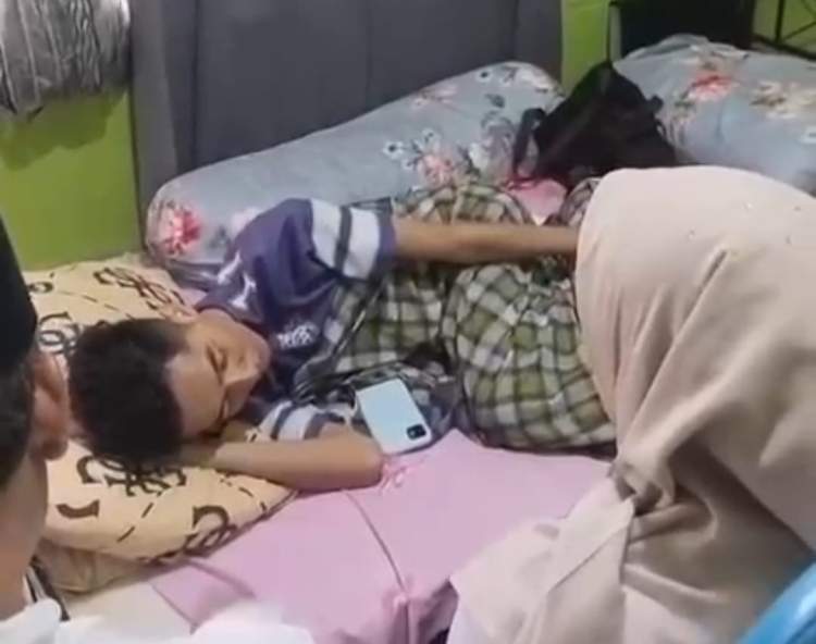 Pemprov Bengkulu Salurkan Bantuan Pengobatan untuk Guru GTT Penderita Tumor