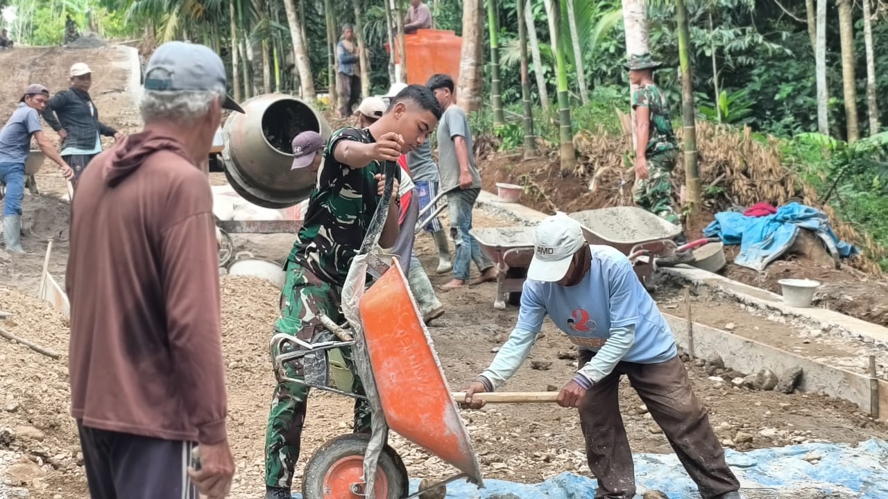 Kodim 0424 Tanggamus Tuntaskan Jalan Beton 150 Meter di Kotaagung