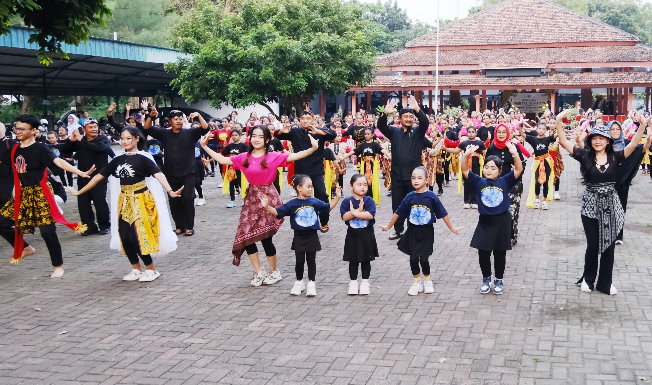 Bupati Pemalang Anom Widiyantoro Ajak Ratusan Penari Lestarikan Budaya Daerah