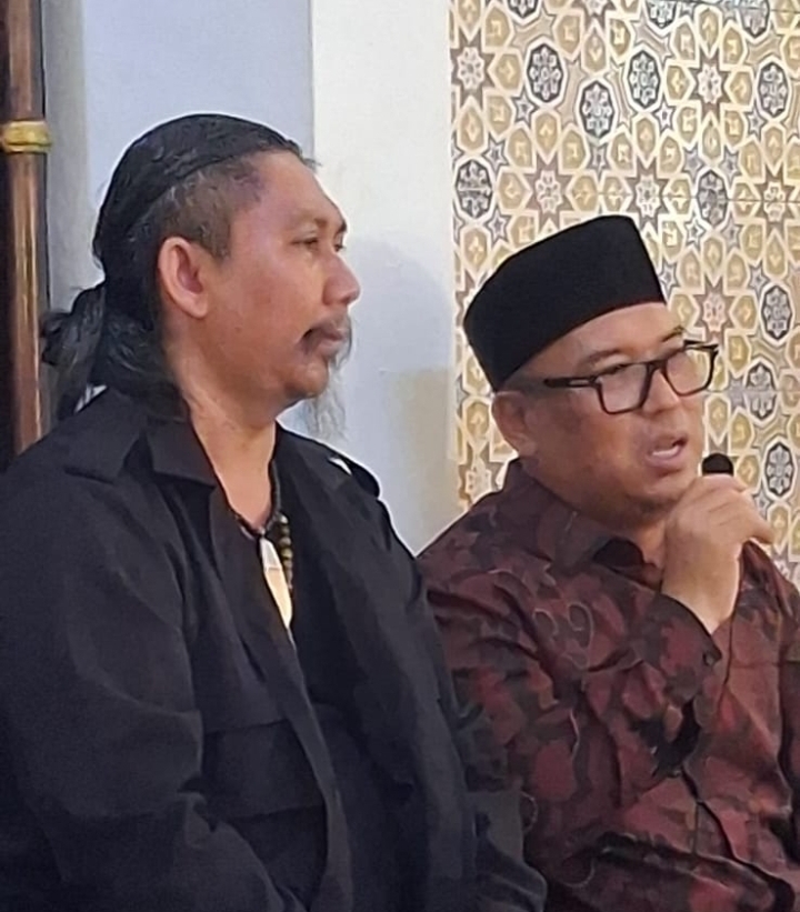 Wagub Kepri Nyanyang Haris Salurkan Bantuan di Masjid Pulau Terong