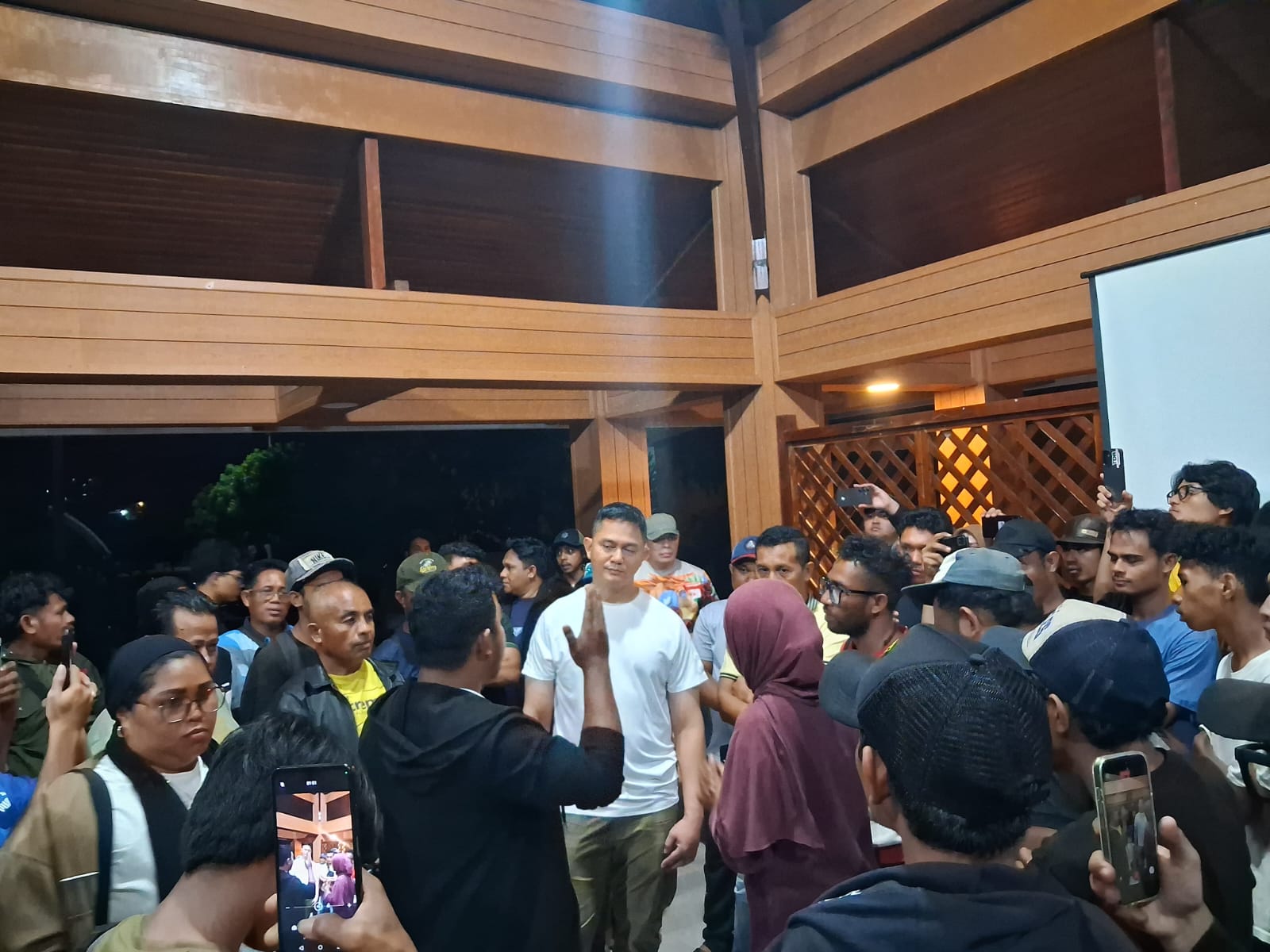 Dandim Ternate Hentikan Nobar Film Pesta Babi di Benteng Oranje