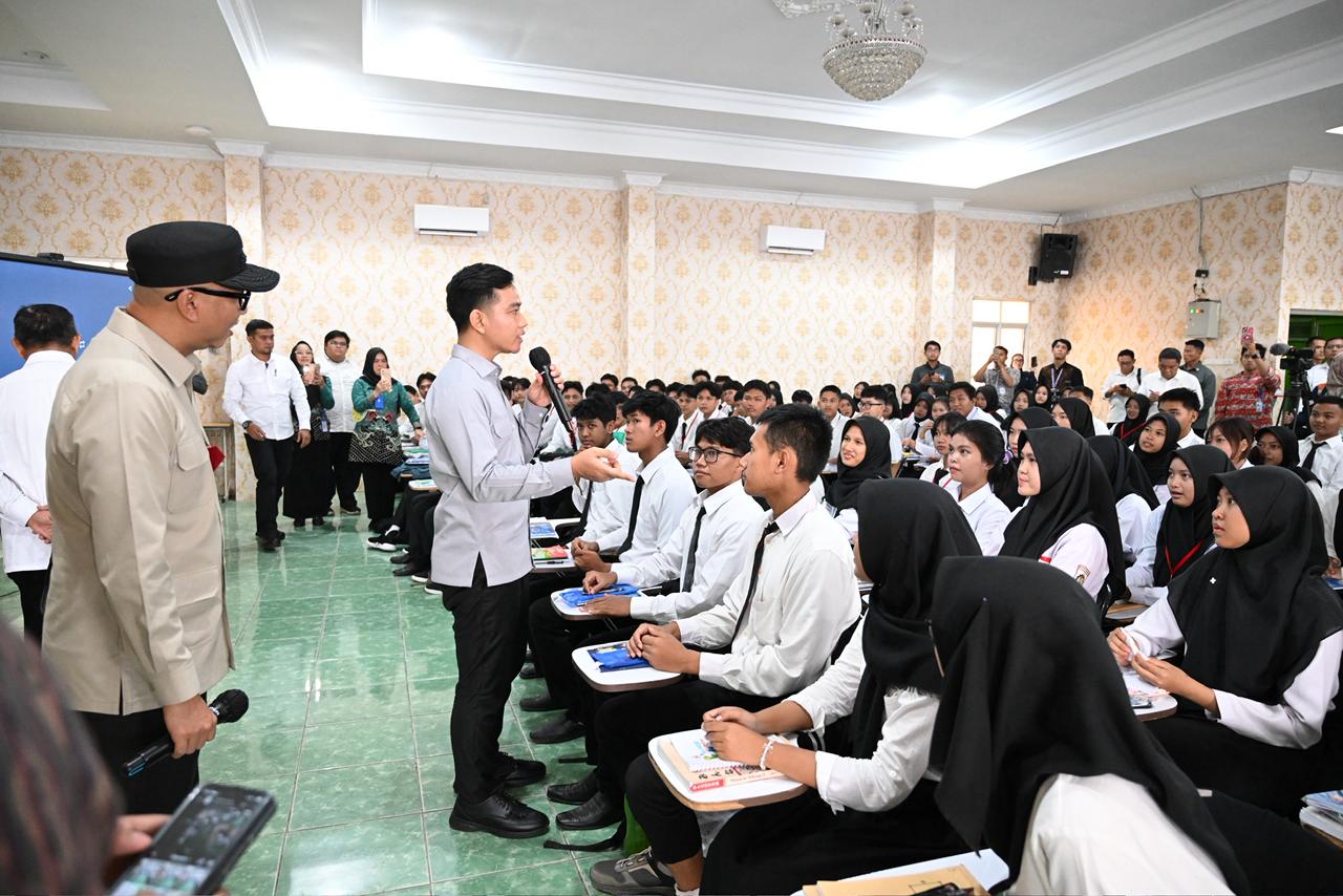 Wapres Gibran Rakabuming Tinjau Program Kelas Migran SMKN 4 Bandar Lampung