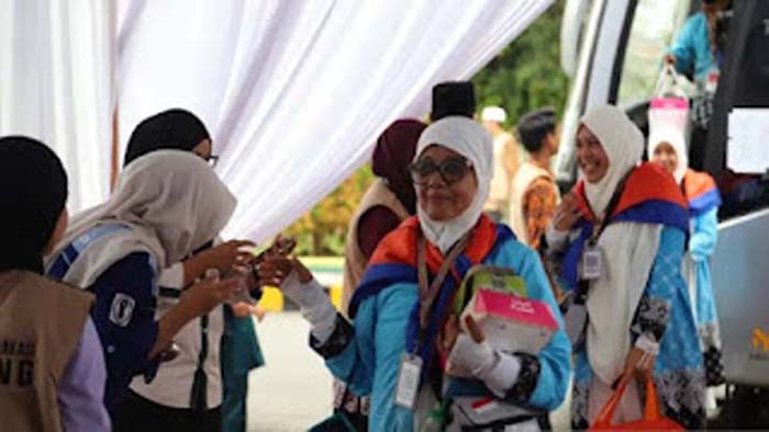 Embarkasi Padang Berangkatkan 287 Jamaah Kloter Terakhir ke Arab Saudi