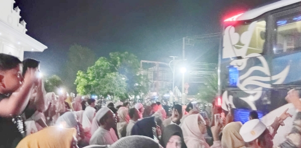 Bupati Bireuen Mukhlis Lepas 359 Calon Haji Menuju Embarkasi Aceh