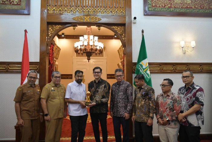 Gubernur Aceh Terima Penghargaan Nasional Top Pembina BUMD 2026