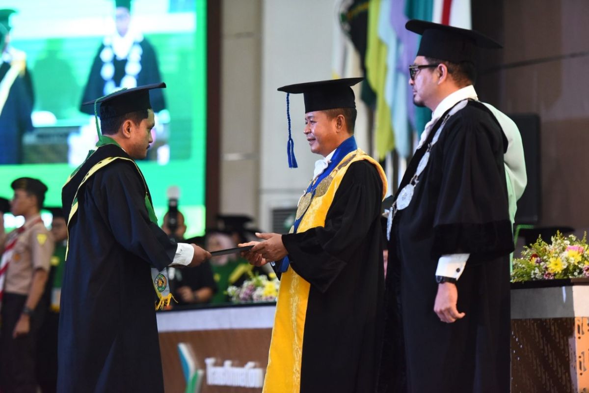 USU Wisuda 1.586 Lulusan, Total Alumni Kini Capai 277.132 Orang