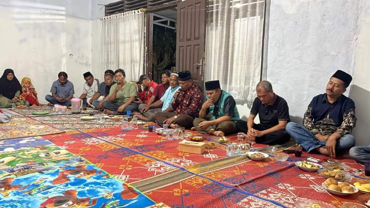Perantau Pesisir Selatan di Mukomuko Pererat Silaturahmi Lewat Potong Sapi Kurban