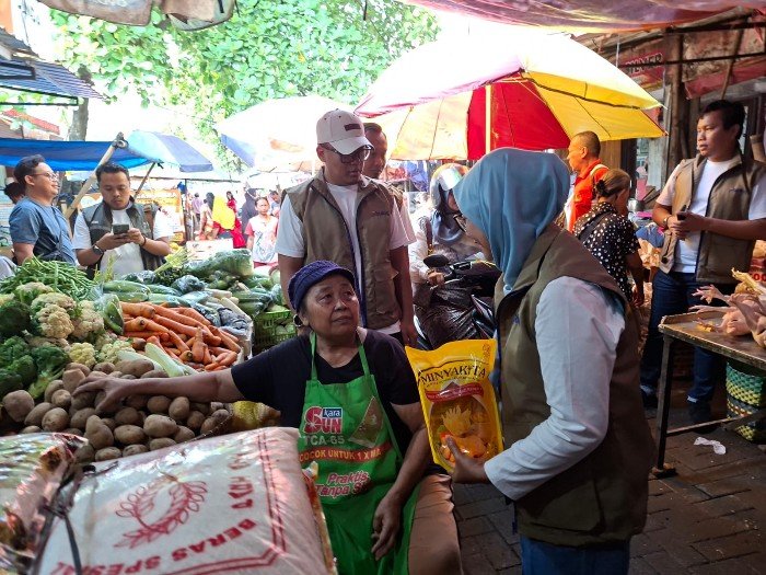 Jaga Harga, Bulog Jateng Gelontorkan 6 Juta Liter Minyakita