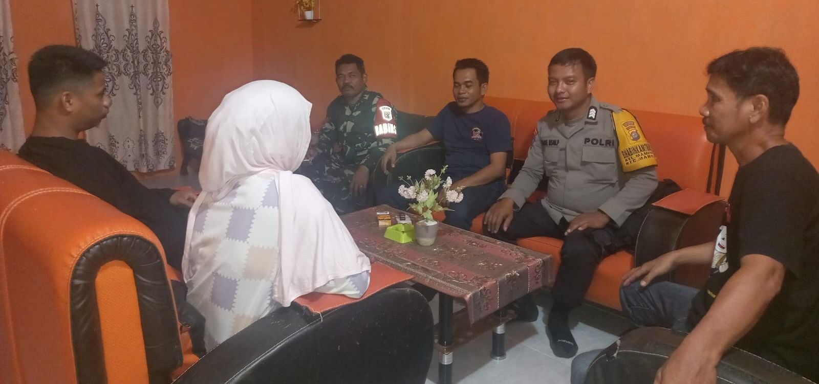 Dicurigai Kumpul Kebo, Pasangan di Kost Tambi Ternyata Pasutri Sah