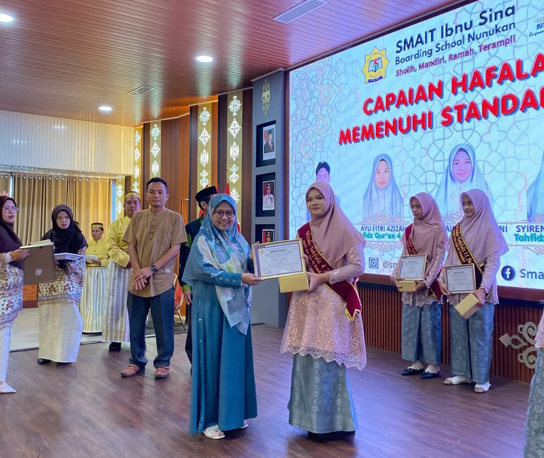 45 Santri SMAIT Ibnu Sina Nunukan Wisuda, Hafalan Tembus 11 Juz