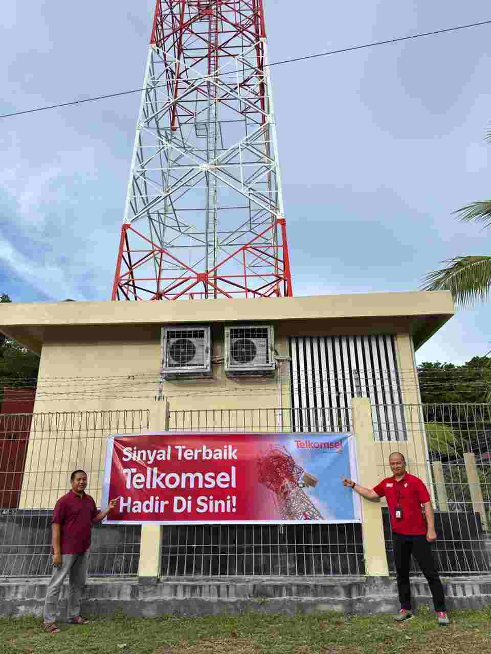 Internet 4G Telkomsel Kini Lebih Kuat di Miangas, 50 Smartphone Disalurkan ke Warga
