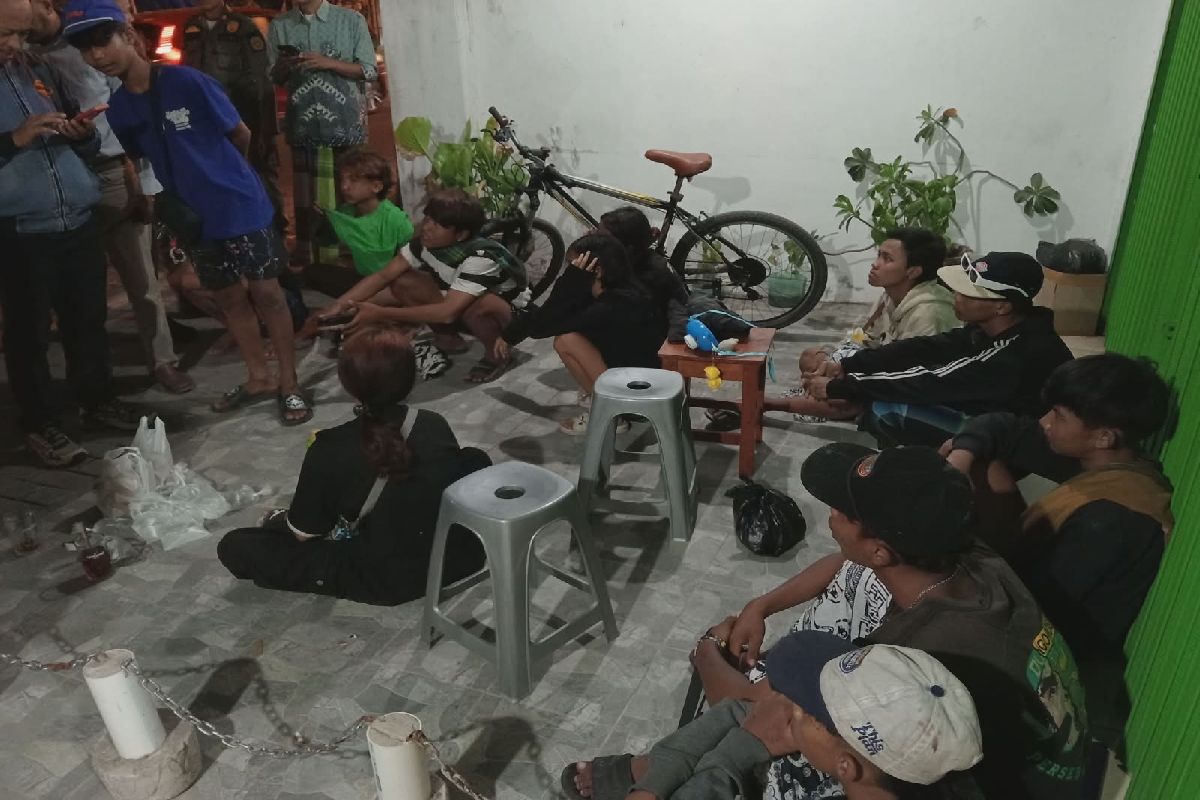 Satpol PP Bantul Amankan 12 Remaja Suporter Persebaya di Simpang Manding demi Ketertiban Umum