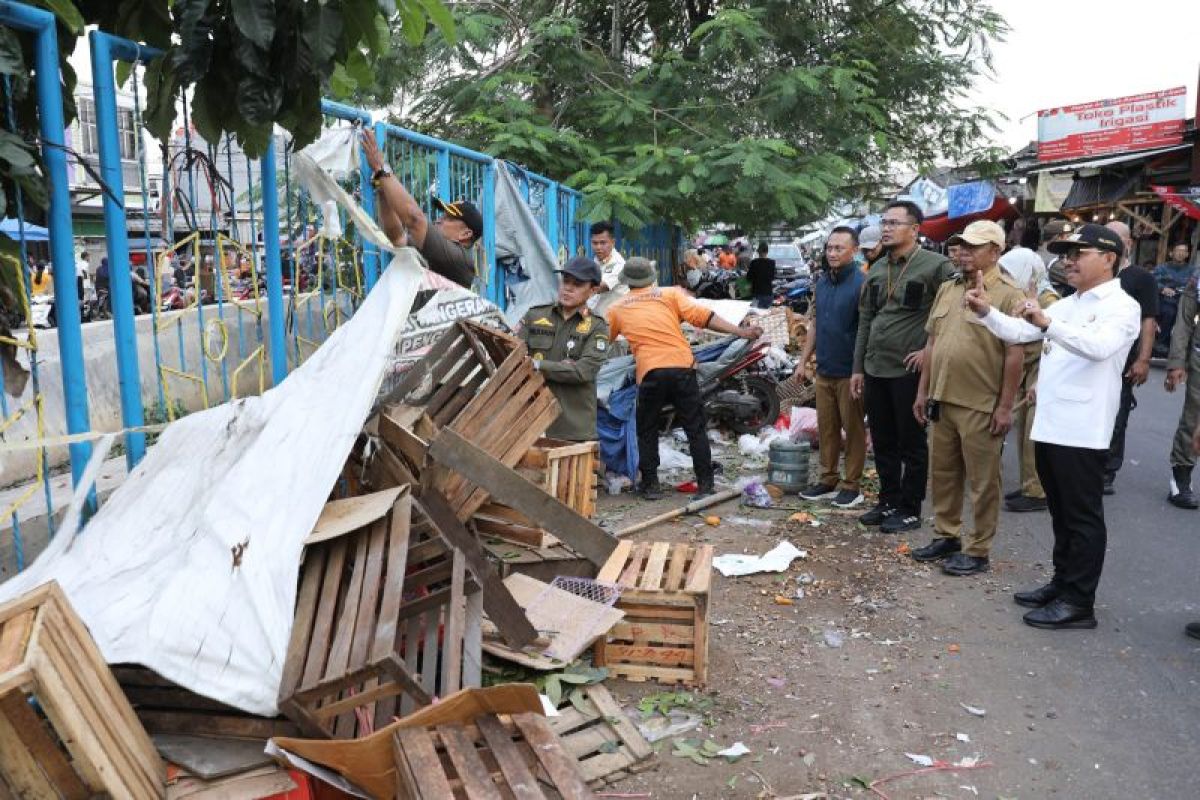 Pemkot Tangerang Bersihkan PKL di 3 Jalan Utama demi Kembalikan Fungsi Jalur Pedestrian