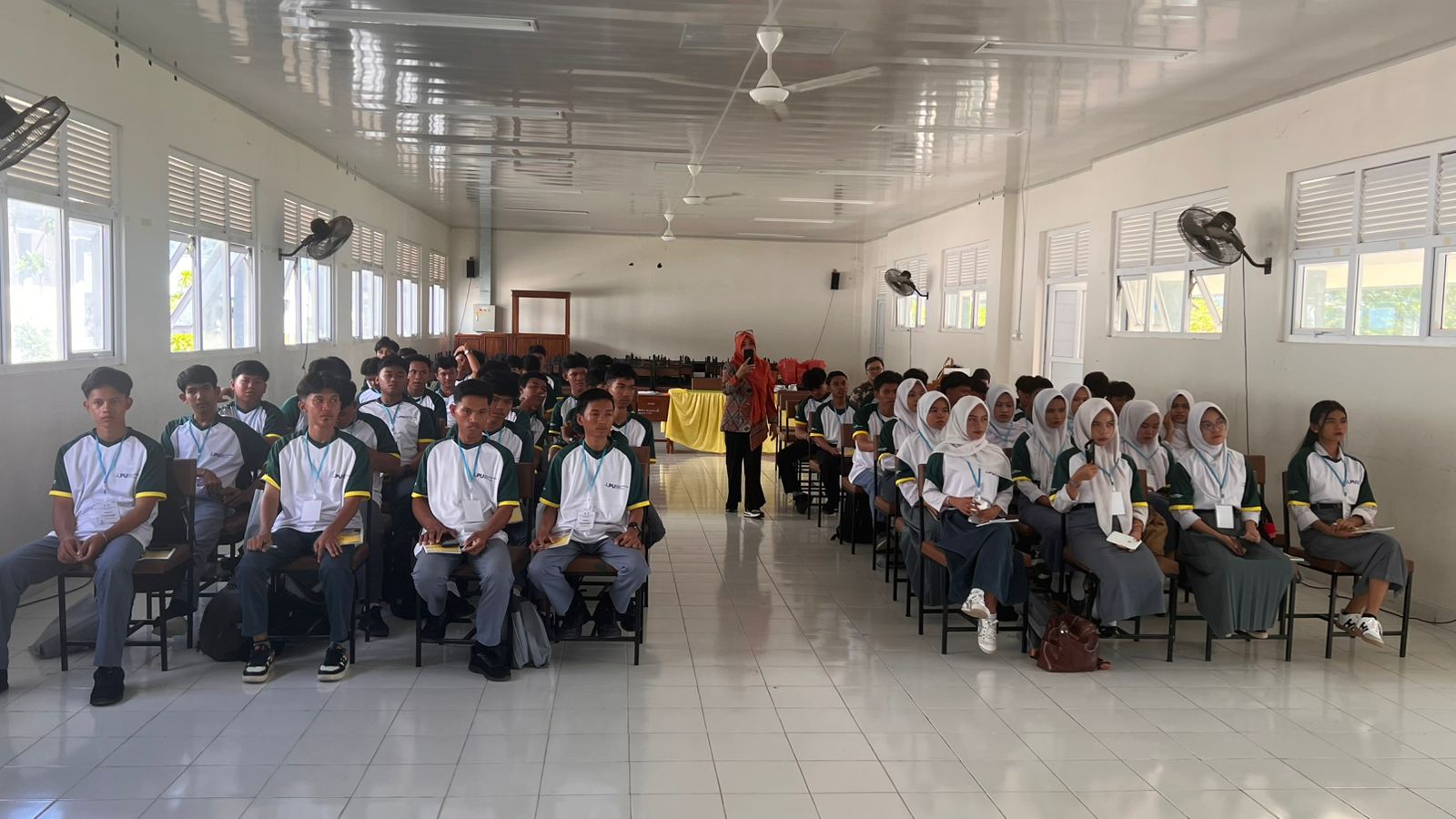 Siswa SMKN 1 Rangas Disertifikasi, PUPRD Sulbar Cetak SDM Vokasional